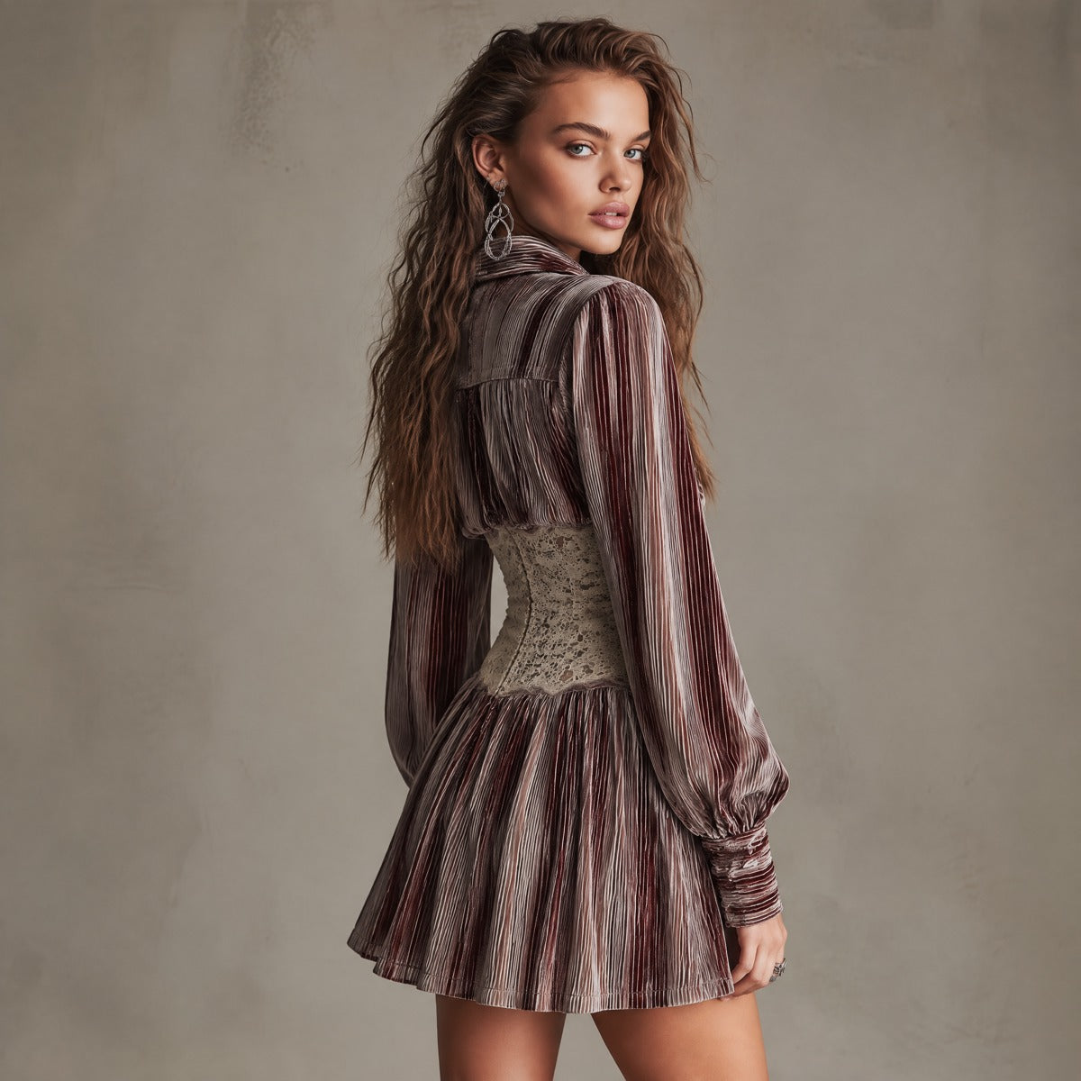 Minivestido Camisero Elegante de Terciopelo a Rayas con Cintura de Agujetas - Café - L