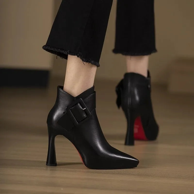 Zoe | Botines Aveline con Hebilla