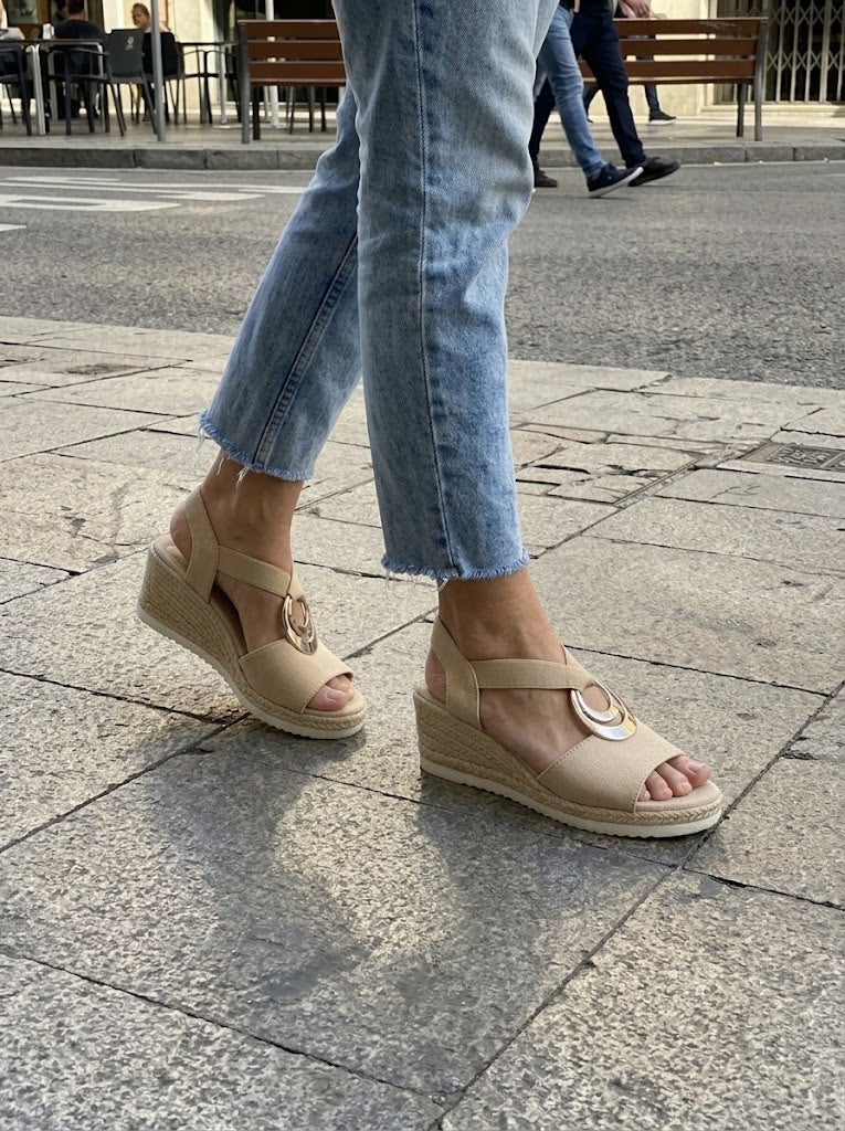 María B.